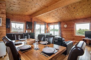Cottage | In-room dining - Carn Eilrig (Aviemore)