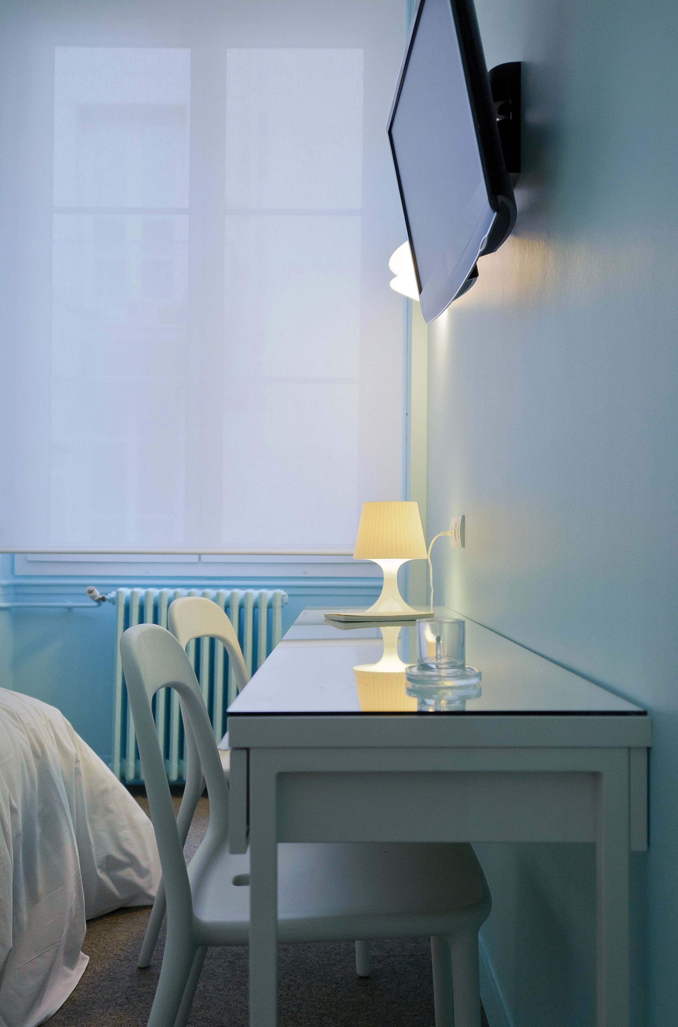 chic double comfort room (1 double bed, sink, shower and toilet, courtesy tray, hairdryer) | premium bedding, individually decorated, individually furnished, desk