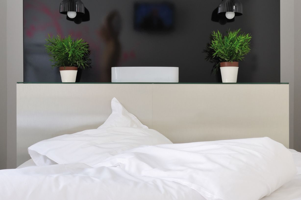 classic double room (1 double bed, sink and shower) shared bathroom | premium bedding, individually decorated, individually furnished, desk