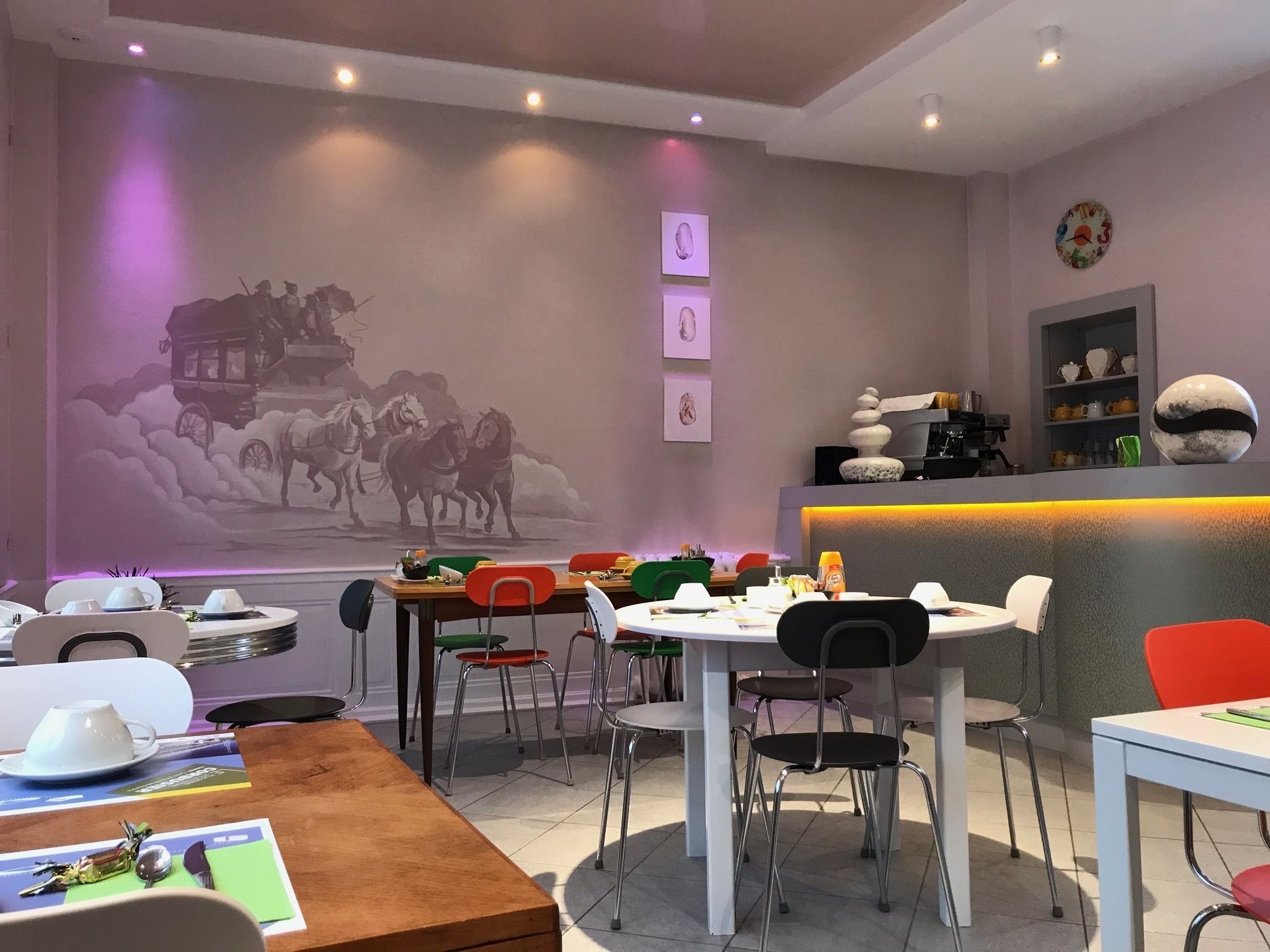 daily continental breakfast (eur 9.00 per person)