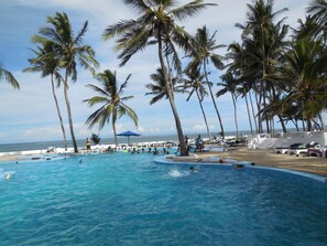 2 outdoor pools, pool umbrellas