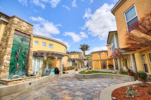 Fresh look at Shore Pleasure a family fav, steps from beach and downtown