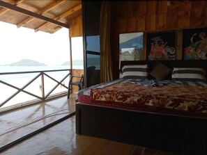 Desk, rollaway beds, free WiFi - Royal Touch Beach Huts & Restaurant (Canacona)