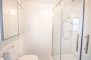 Bathroom - Margaret Street Cottage (Avoch)