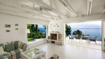 Villa, 2 Bedrooms, Terrace, Beach View | Fireplace