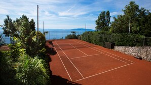 Tenniskenttä