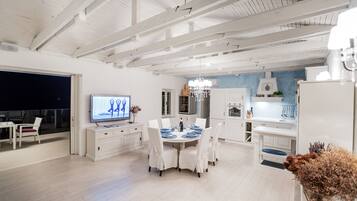 Villa, 2 Bedrooms, Terrace, Beach View | In-room dining