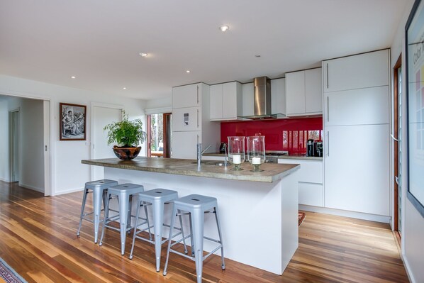 Casa, 4 habitaciones | Servicio a la habitación