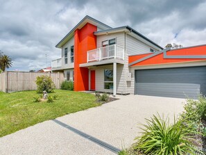 Exterior - Coutts Beach Break (Safety Beach)