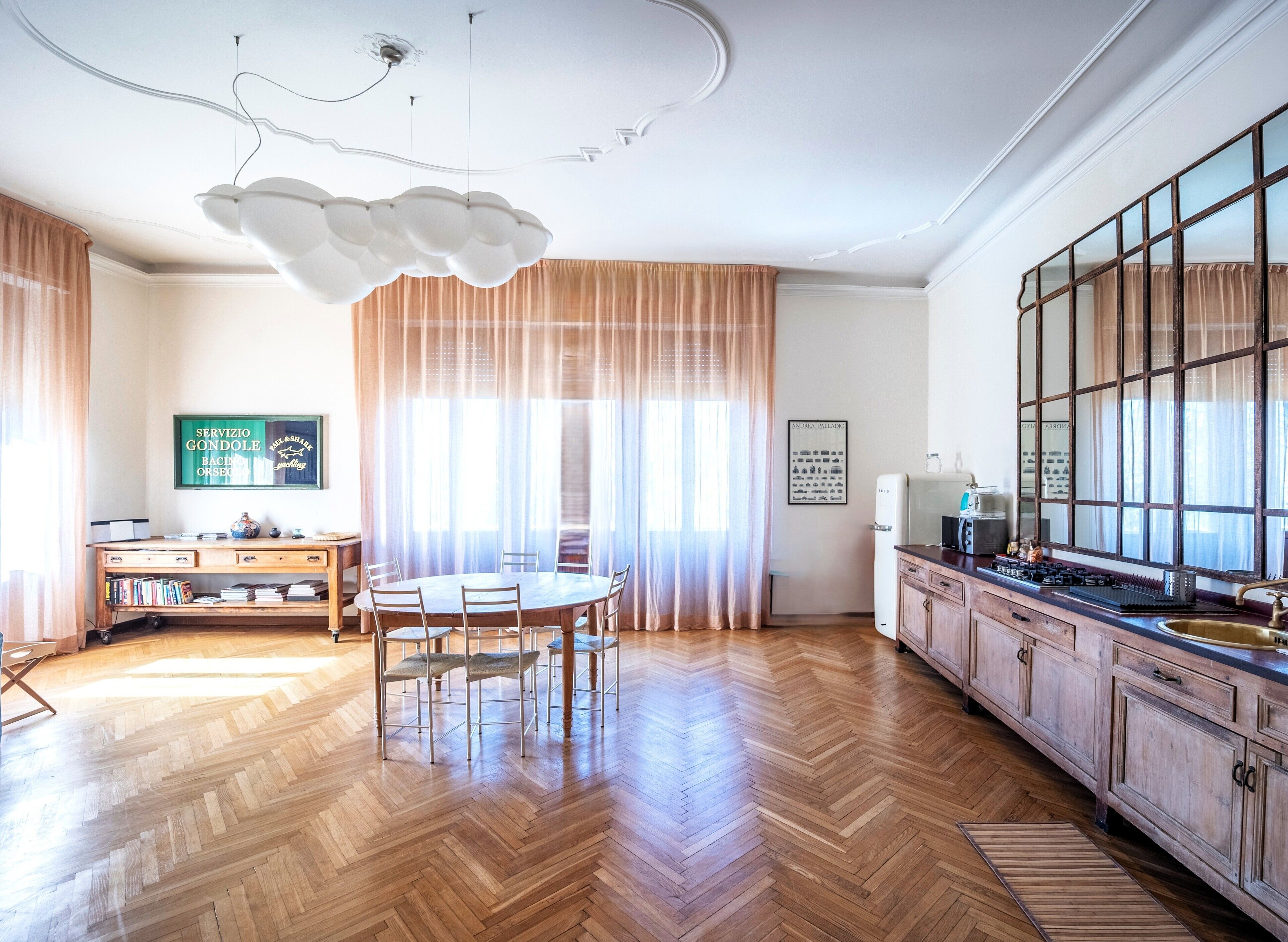 Apartamento superior, 2 quartos | Cozinha privada | Geladeira grande, micro-ondas, cooktop, máquina de café expresso