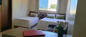 Dubbelrum | Minibar, skrivbord, strykjärn/strykbräda och gratis wi-fi