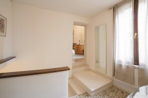 Kamar Comfort | Area keluarga | Televisi layar datar 32-inci dengan saluran TV digital dan TV