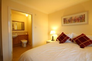 Room - Mountain View Apartment (Aviemore)