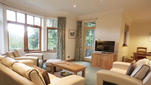 Unclassified image, 5 of 20, button - 4 Rossie Lodge Apartment (Inverness)