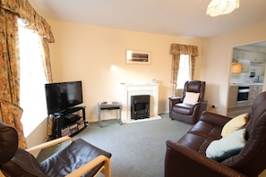 Cottage | 2 bedrooms, travel cot, free WiFi