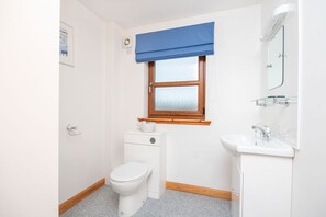 Bathroom - Innes Street Apartment (Inverness)