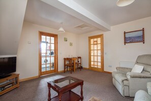 Living area - Innes Street Apartment (Inverness)