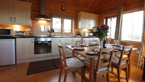 Cottage | In-room dining - Taigh Fiodha (Tain)