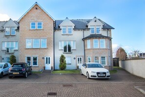 Cottage | Façade de l’hébergement