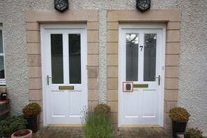 Property entrance - 7 Crown Apartments (Inverness)