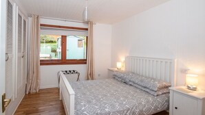 1 makuuhuone, silitysrauta/-lauta, ilmainen Wi-Fi, vuodevaatteet