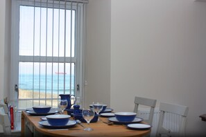 Repas dans la chambre