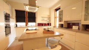Private kitchen - Ashley House (Inverness)