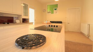 Private kitchen - Ashley House (Inverness)
