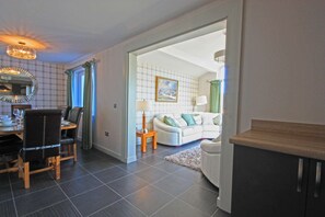 In-room dining - Dunvegan House (Inverness)