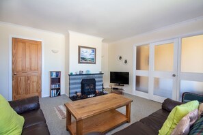 平面電視、書籍