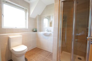 Bathroom - Flat 7 The Steadings (Aviemore)