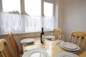 In-room dining - Burnside Croft (Beauly)