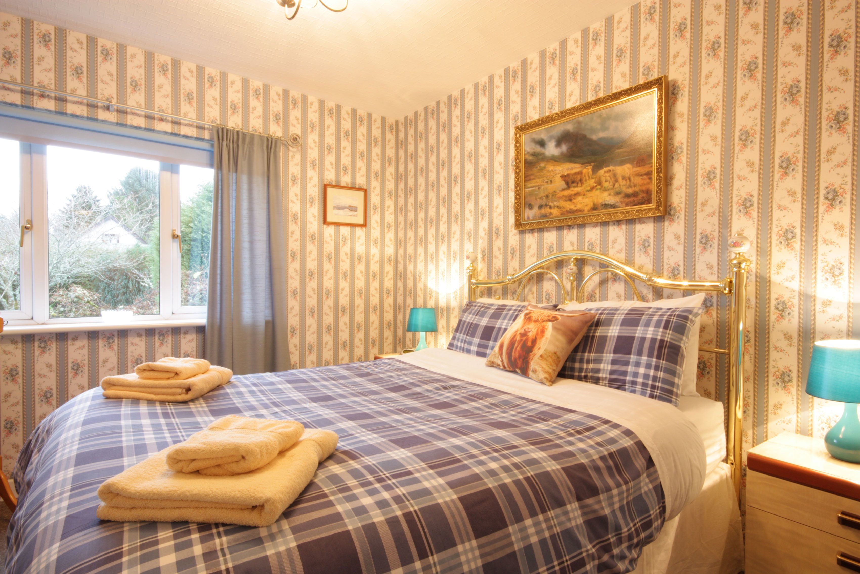 2 bedrooms, iron/ironing board, free WiFi, alarm clocks