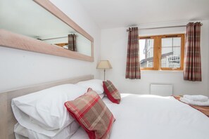 2 bedrooms, blackout curtains, iron/ironing board, free WiFi