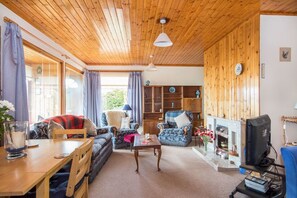 Flat-screen TV - Achnacarry Cottage (Dornoch)