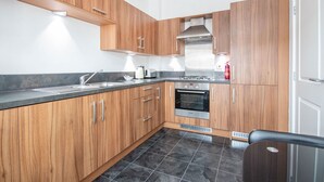 Cottage | Private kitchen - No57 Holm Farm Apartment (Inverness)