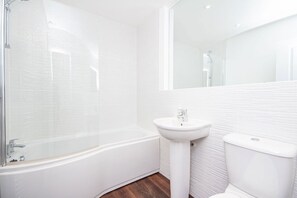 Cottage | Bathroom