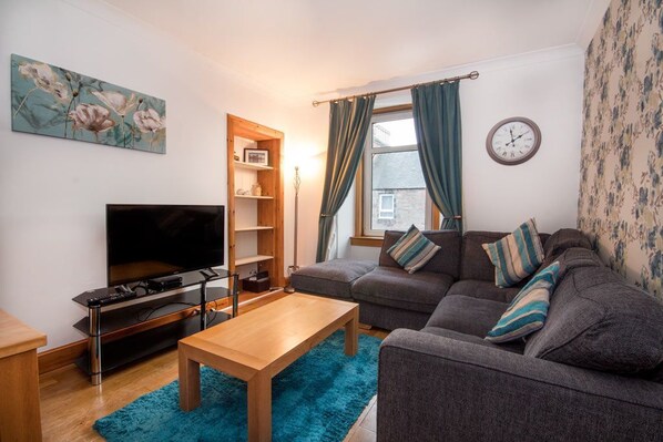 Mökki | Oleskelualue | Taulutelevisio