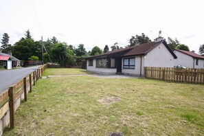 Property grounds - Bowlins (Nethy Bridge)