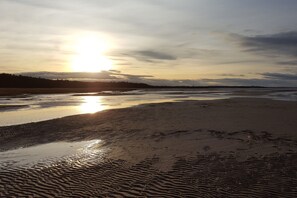 Beach - Fairway Apartment (Nairn)