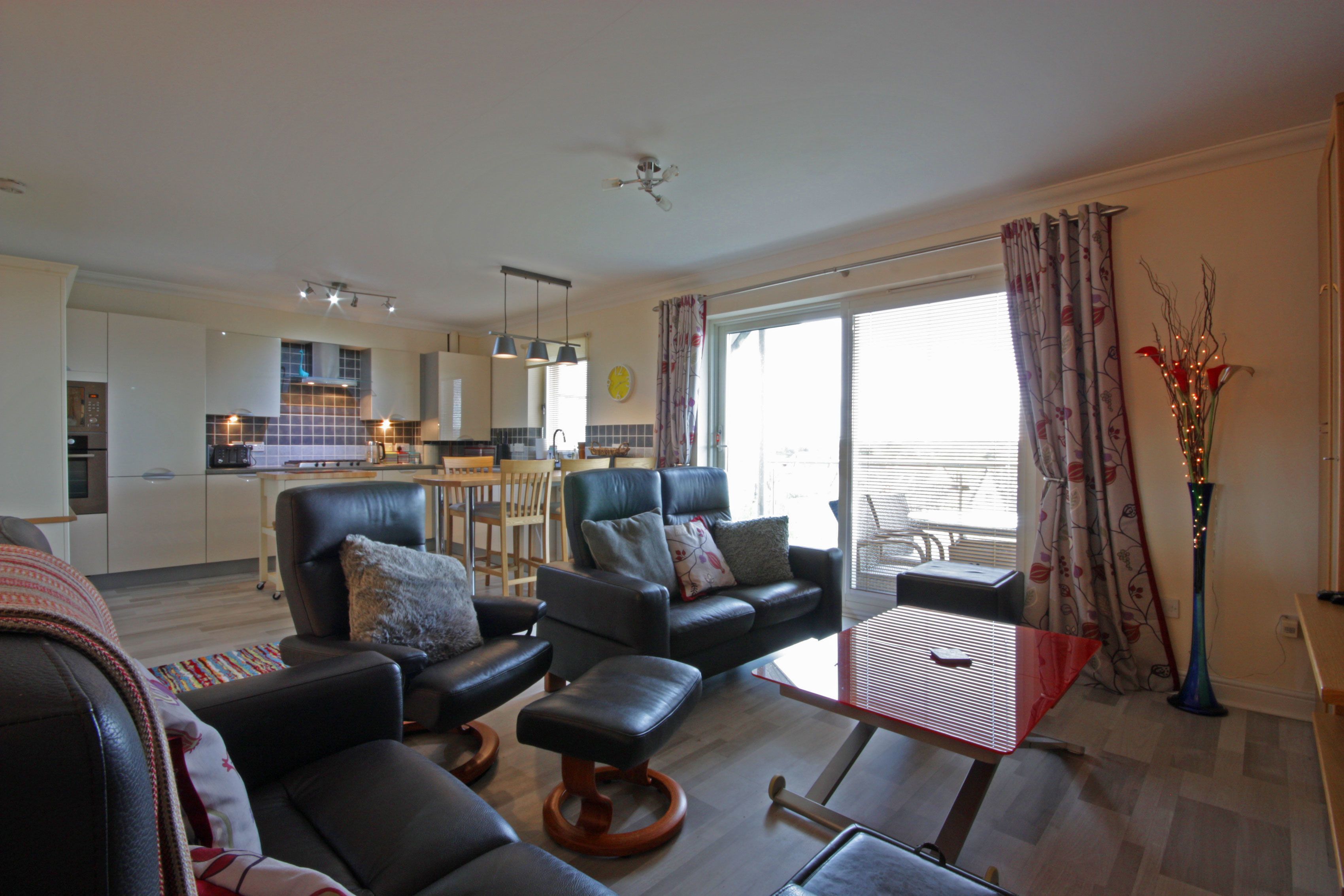 Cottage | Living area | Flat-screen TV, DVD player, table football, books