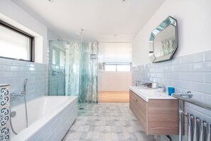 Casa de campo | Baño | Secadora de cabello y toallas 