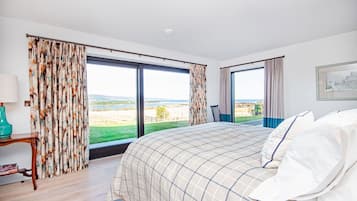 Cottage | 2 bedrooms, iron/ironing board, free WiFi, bed sheets