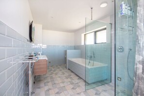Casa de campo | Banheiro | Secador de cabelo, toalhas de banho