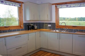 Fridge, microwave, dishwasher, freezer - Millview (Boat of Garten)