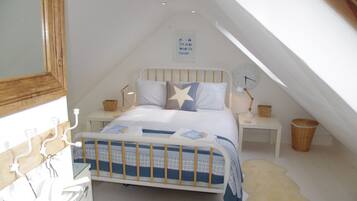 3 bedrooms, in-room safe, iron/ironing board, free WiFi