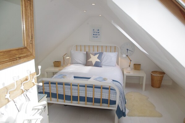 3 chambres, coffre-fort, fer et planche à repasser