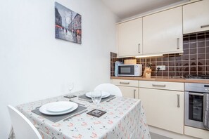 Private kitchen - Riverview Apartment (Inverness)