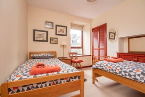 Cottage | 2 bedrooms, free WiFi, bed sheets - 9 Ardconnel Street (Inverness)