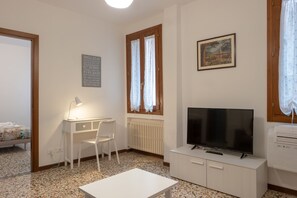 City Apartment | Living area | Flat-screen TV - Ca' Riolfo (Venice)